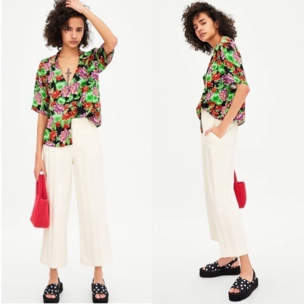 Zara Floral V Neck Shirt xs